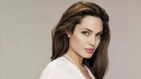 Angelina Jolie Wallpaper