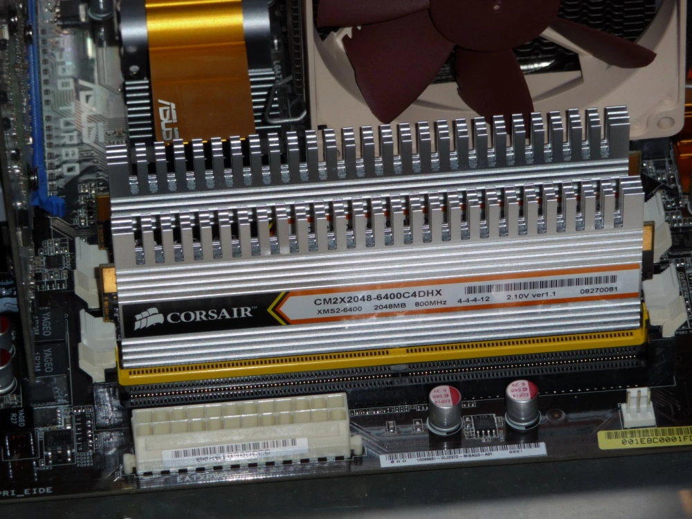 CORSAIR CM2X2048 6400C4DHX Datso Gallery