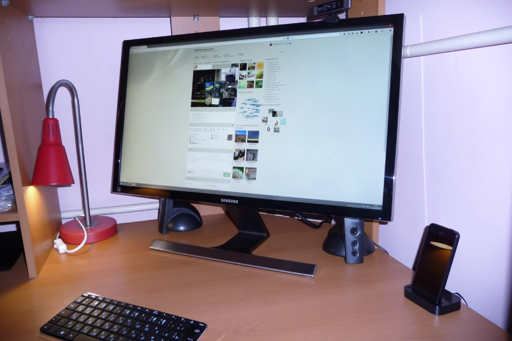 Samsung UHD 28 Monitor (U28D590D)