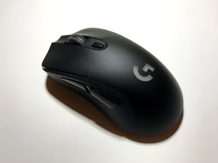 La souris de jeu sans fil Logitech G703